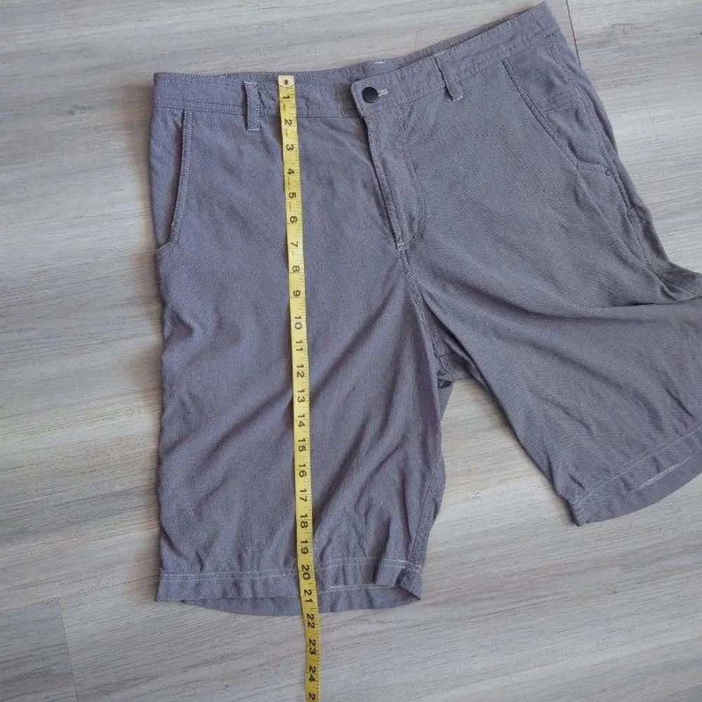 lululemon athletica Men's Flat Front Shorts in Taupe